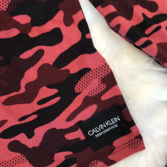 Calvin Klein Lightweight Running Top-NWT! - Picture 2 of 6